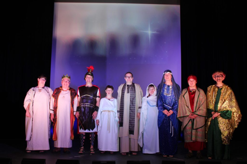 The entire cast, include the wise men