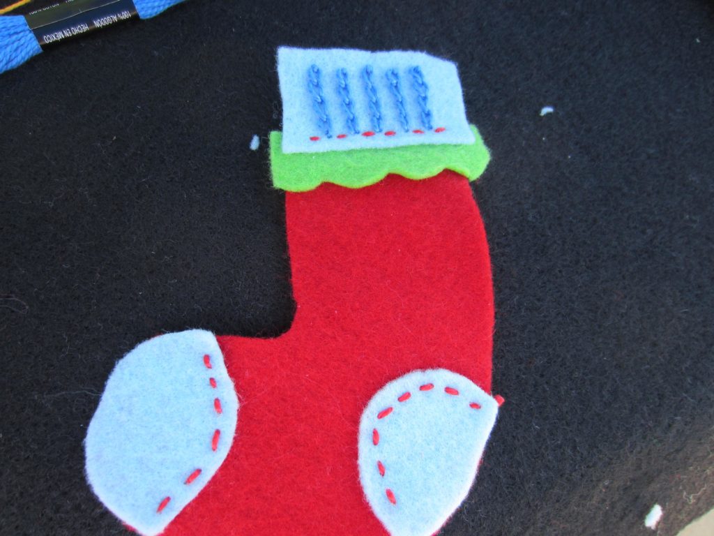Knitted cuff in chain stitch complete!