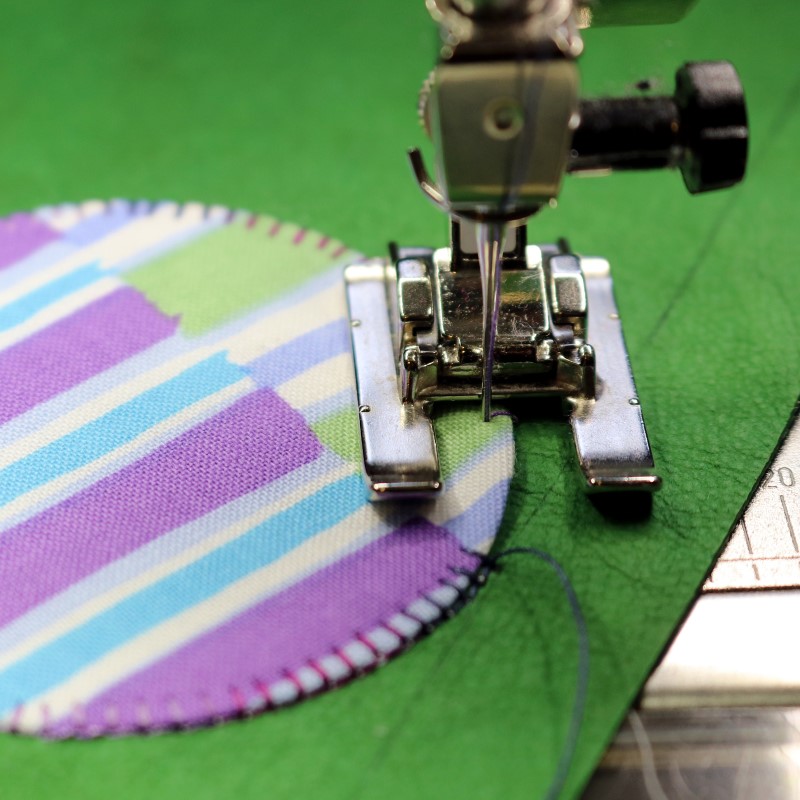 Boxy Sewing Case machine blanket stitch on Kraft-Tex