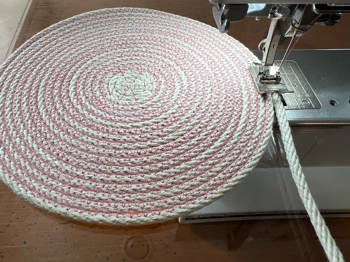 Finishing the bottom for the rope basket