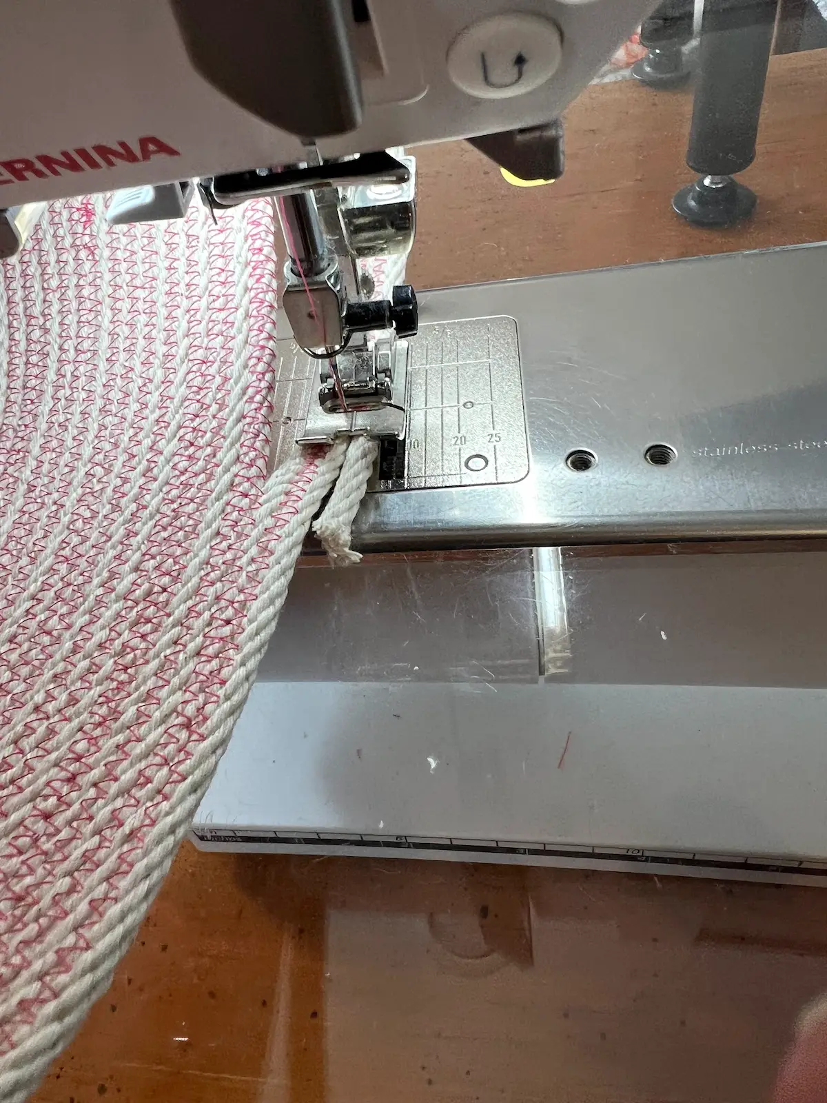 Making a handle and finishing the rope edge for a rope basket