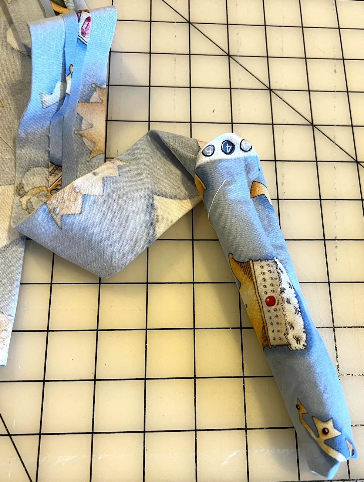 Turn the Neck cooling scarf right side out