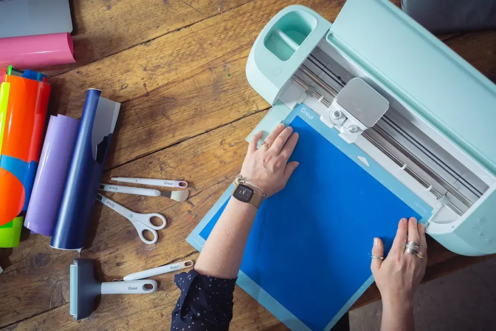 Paula Milner showing how to use her cricut