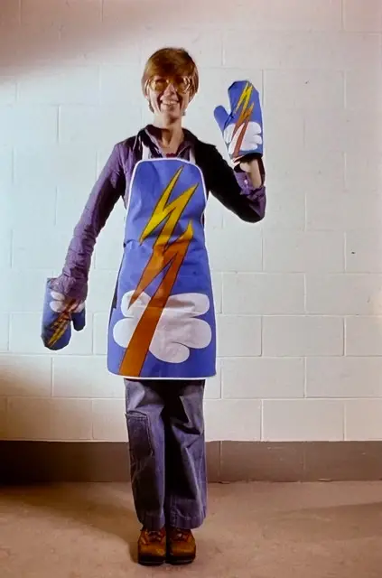 Screen printed apron and oven mitts by Gunnel Hag