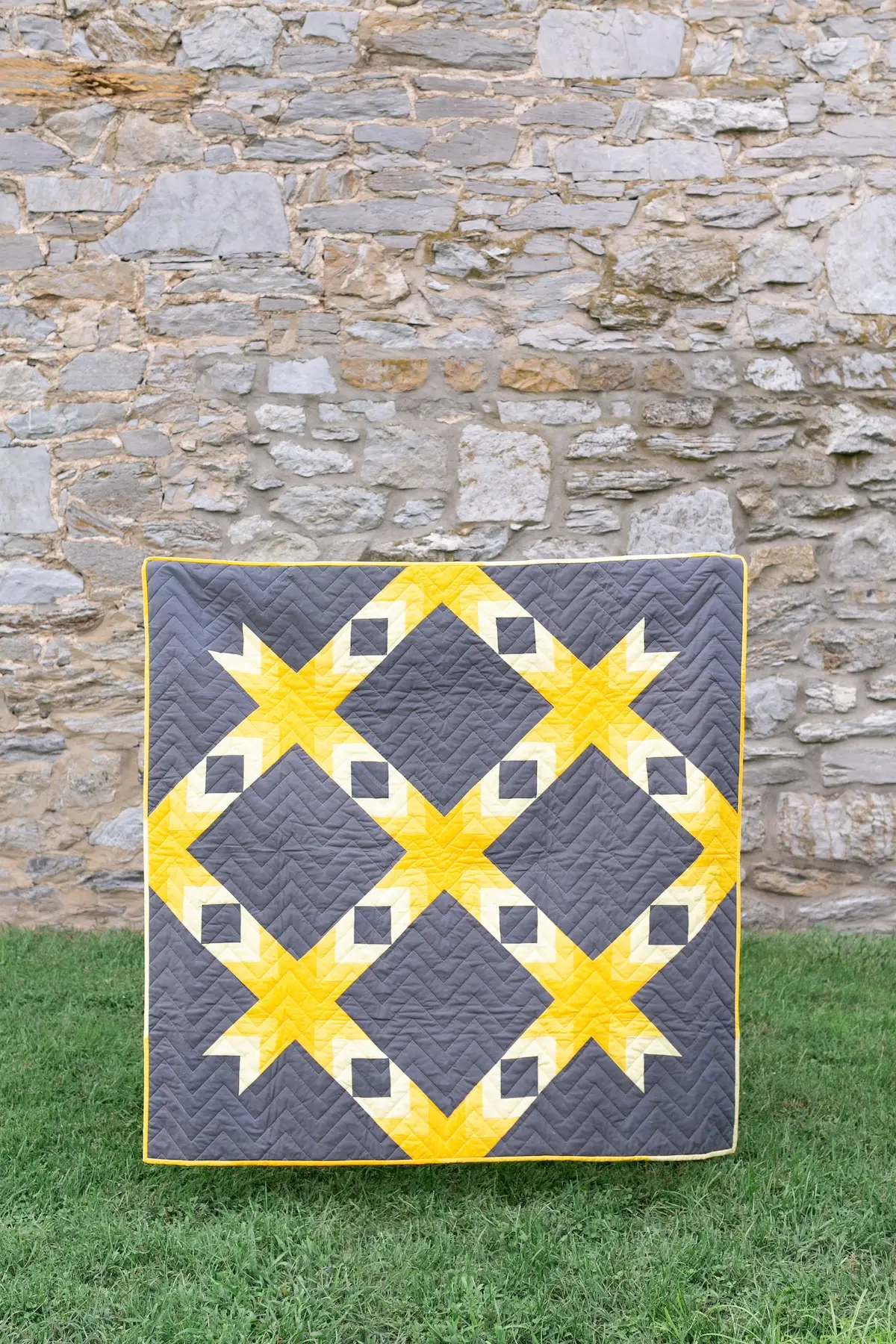 Burst quilt designed by Rachel Rossi