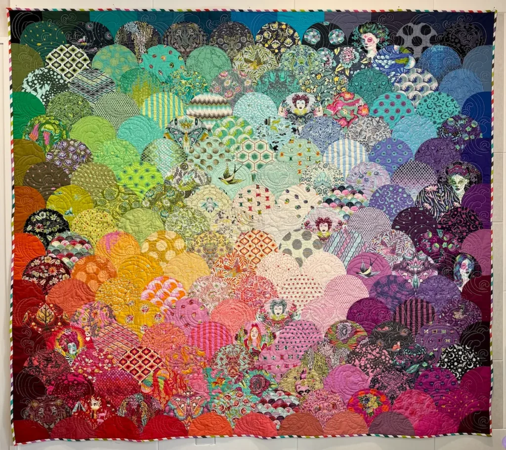 Colorful clam shell quilt by Jennifer Strauser