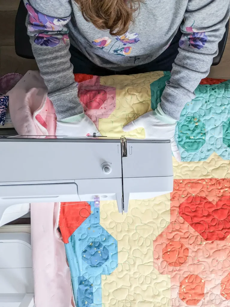 Eva Saunders quilting Dainty Paws