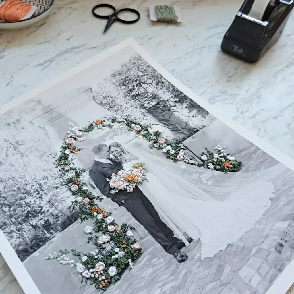 Embroidered wedding picture with arch and bouquet by Katia Herrera