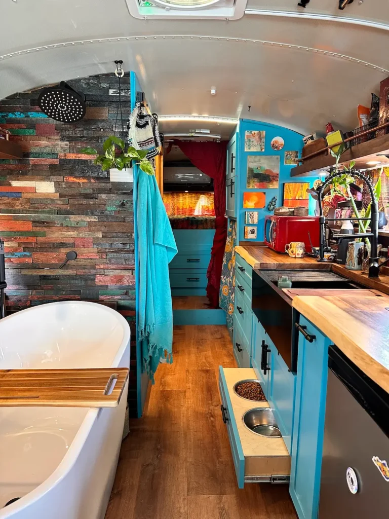 Nikki May Doodlebus V1