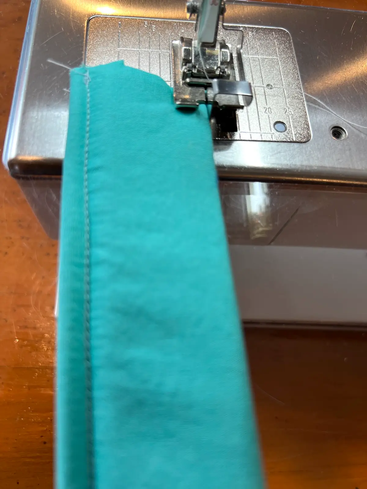 Easter Patchwork basket topstitching the handle