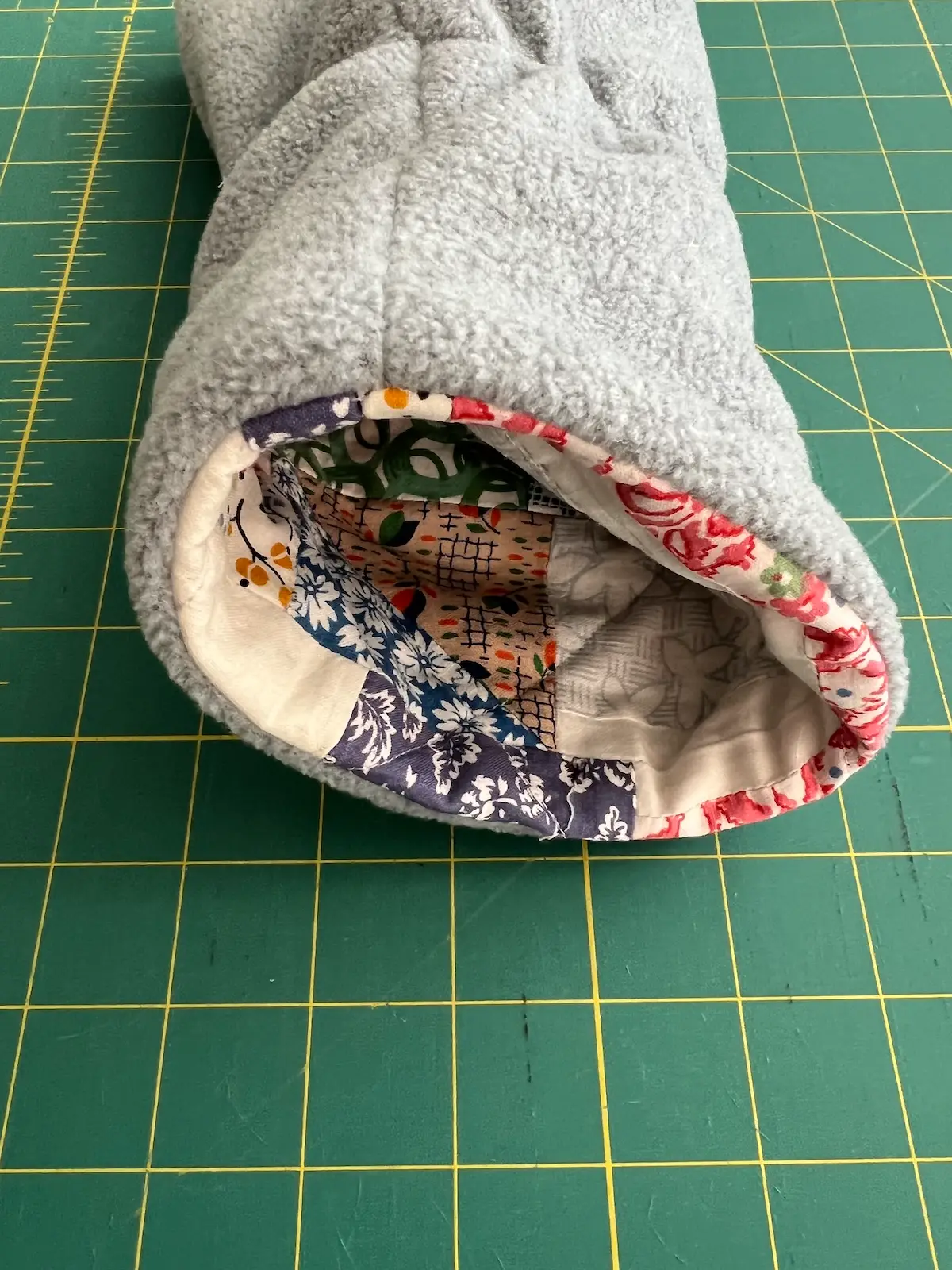 Golf club head covers tuck the outer cover inside the lining