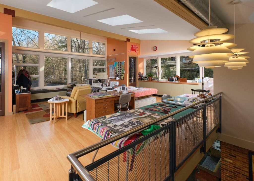 Linda Syverson Guild studio