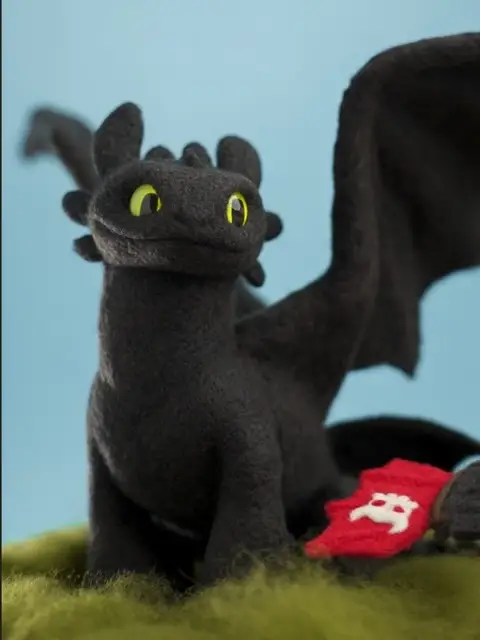 Toothless dragon needle felted by Chelsea Trousdale