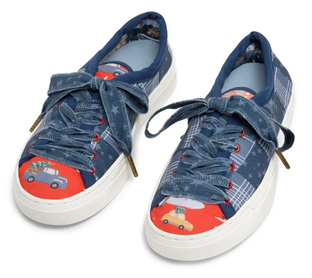 Cards and denim shoes made by Natalie Buxkemper