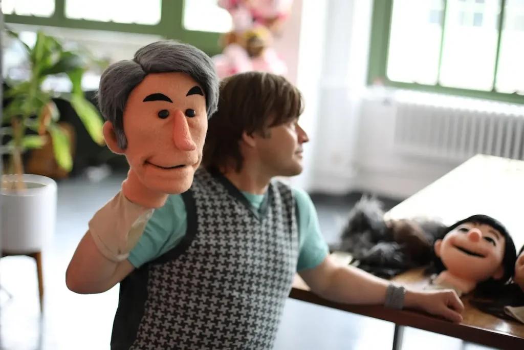 Custom puppets for Apple Japan by Zach Buchman